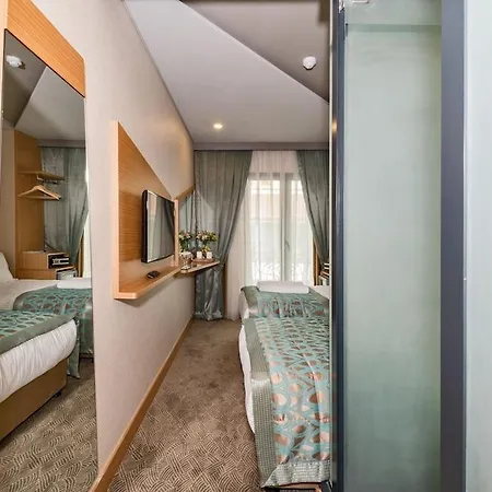 Genova Old Hotel 3*