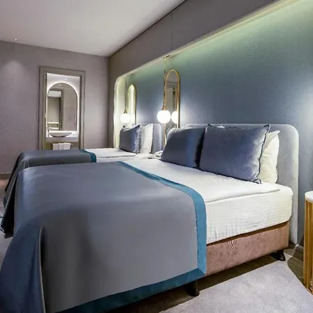 Genova Old Hotel 3*