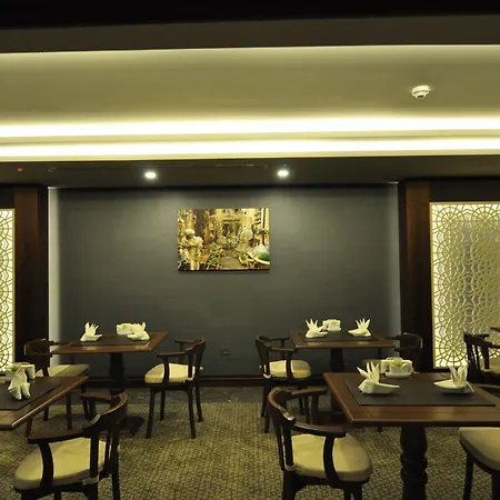 Genova Old מלון 2*