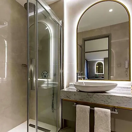 Genova Old Hotel 2*