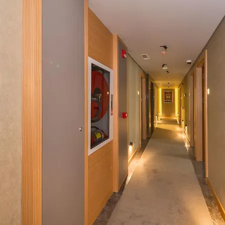 Genova Old Hotel 3*
